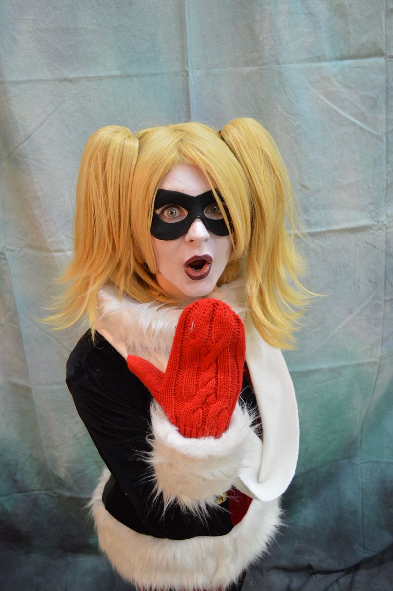 IGRECKSAMAI's tweet photo. #KAWAII #CRAZY #HARLEY_QUINN  ( #BATMAN, #CHRISMAS_VER ) #COSPLAY AL EXTREMO!!! XP https://t.co/CEQFK7PX1w
