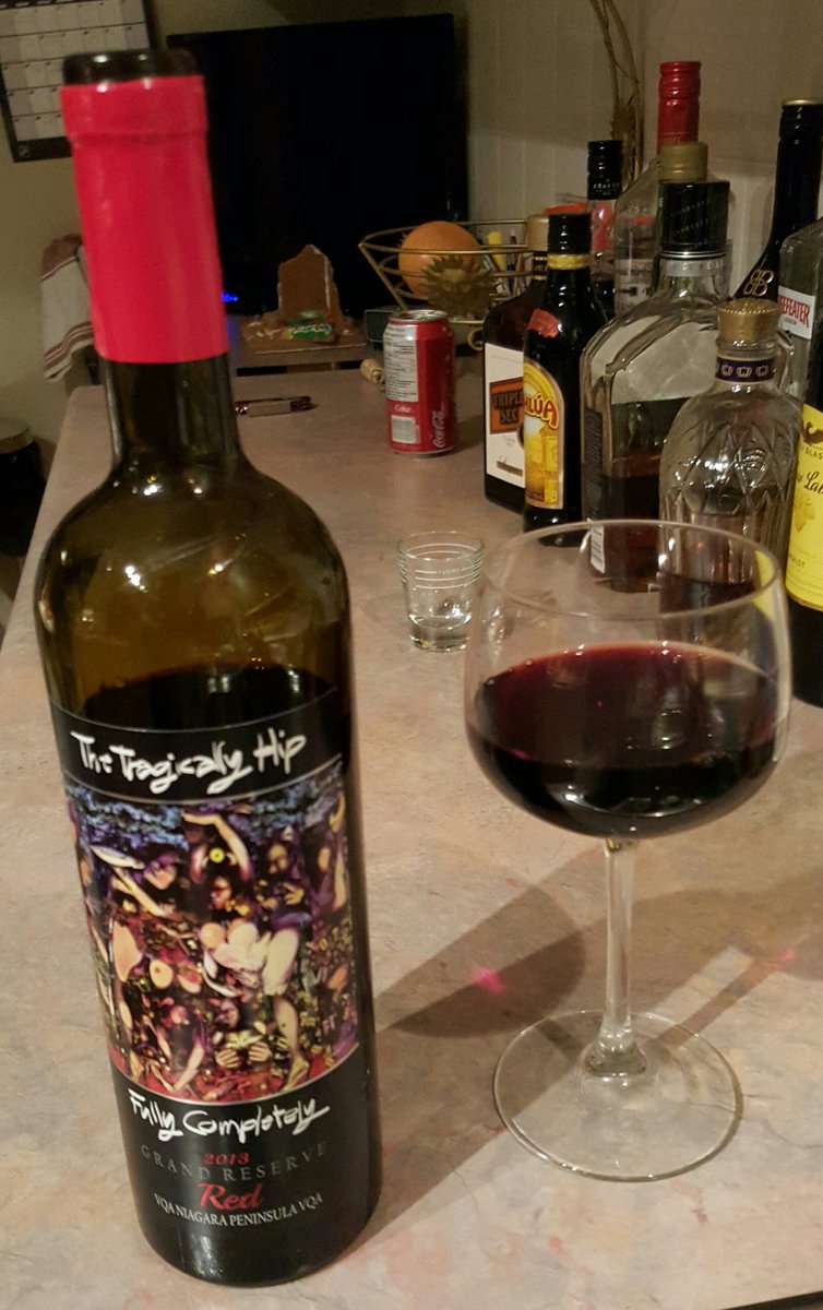 204Jones's tweet photo. For my foodie friends...Christmas Eve with @thehipdotcom wine. #FullyandCompletely fantastic. https://t.co/QjWPlH3T8Q