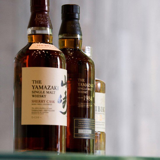 foodandwine's tweet photo. How to decode any whiskey label. #FWx https://t.co/BmI3BG1eyL https://t.co/PtB8wRsb74
