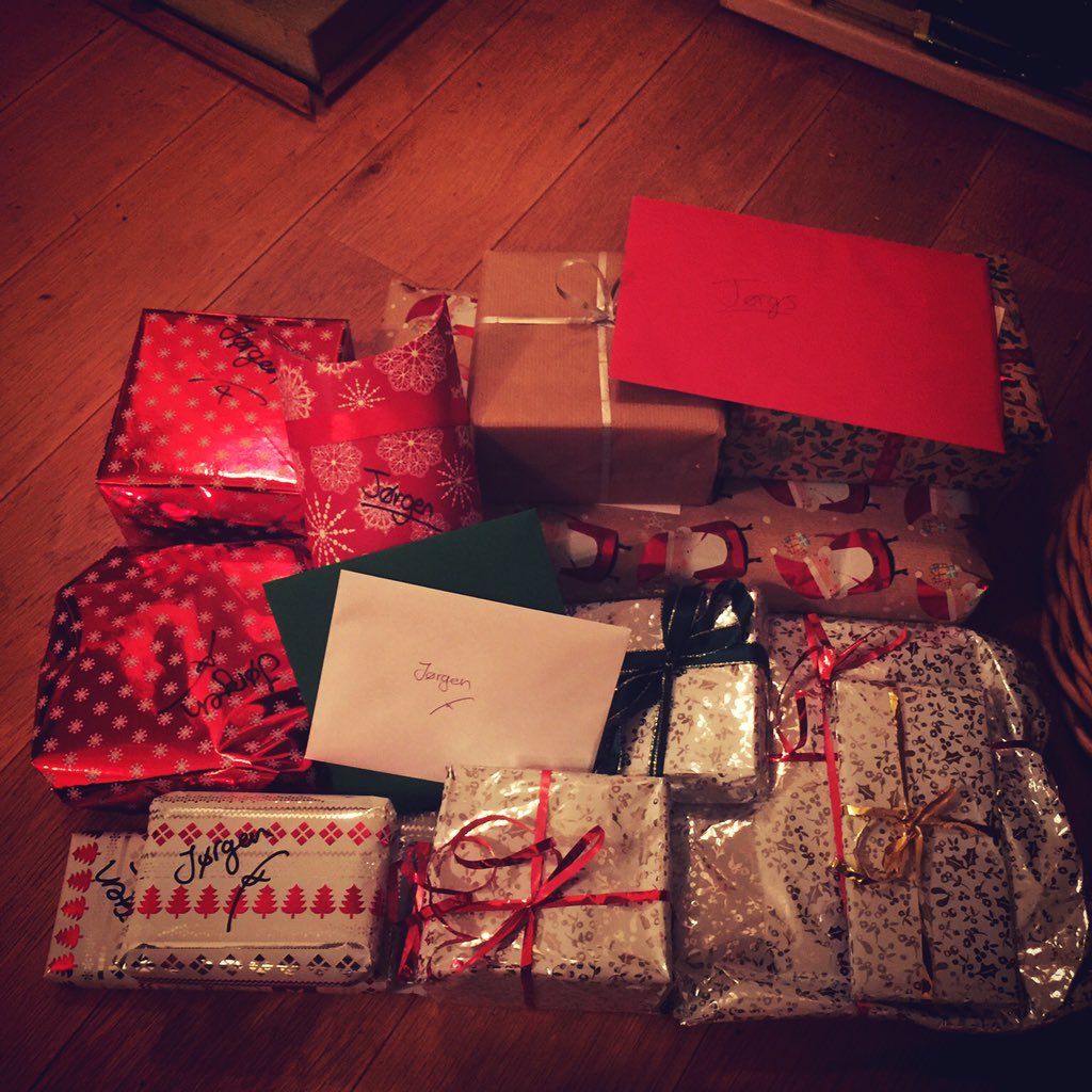 JorgenMoore's tweet photo. Merry Christmas All!! Have an amazing day!! https://t.co/Q8NZaAcx6E