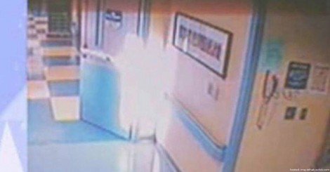 chemistryvids's tweet photo. Security Camera At Hospital Caught THIS As A Girl Was Dying. Doctor's Are Speechless! https://t.co/oo2TUZntwO https://t.co/prPZeZmQCr