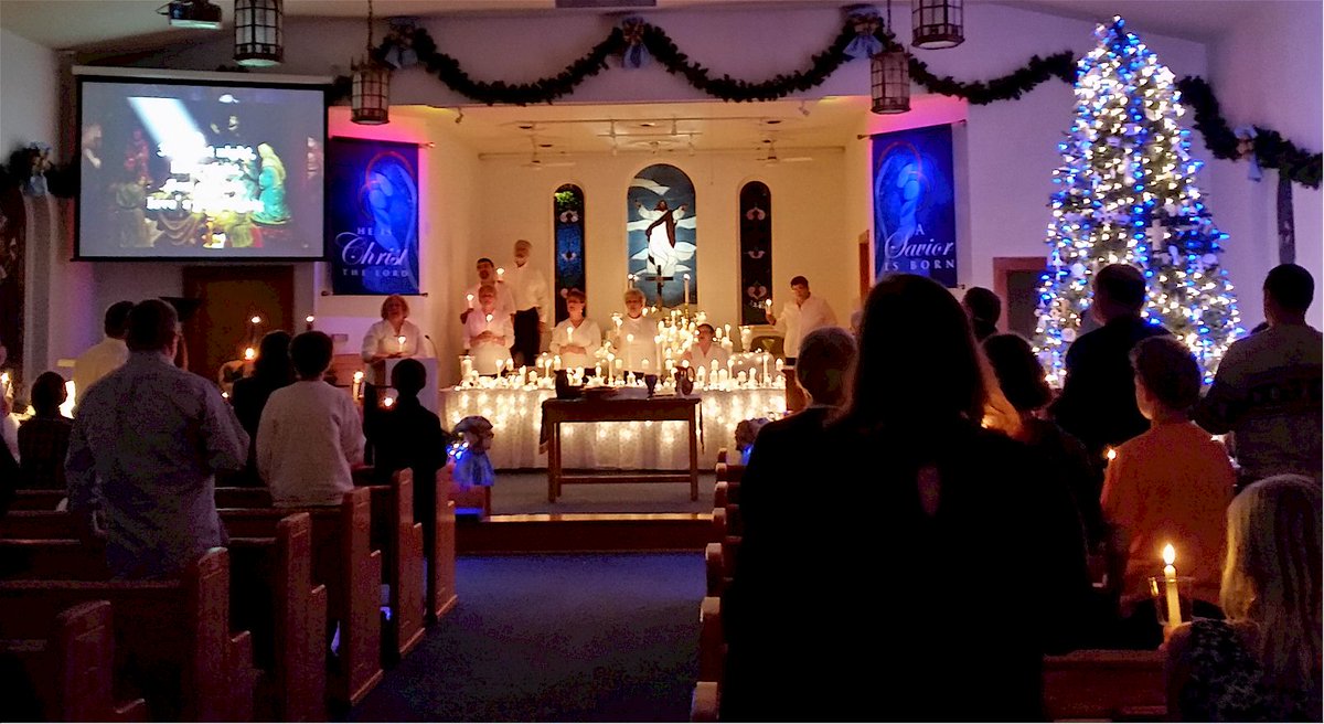 perrymemorial's tweet photo. #ChristmasEve #CandleLitChristmas in #ShadySpringWV #WVUMC celebrating birth of our savior w/our community https://t.co/oD2UZVuKlC