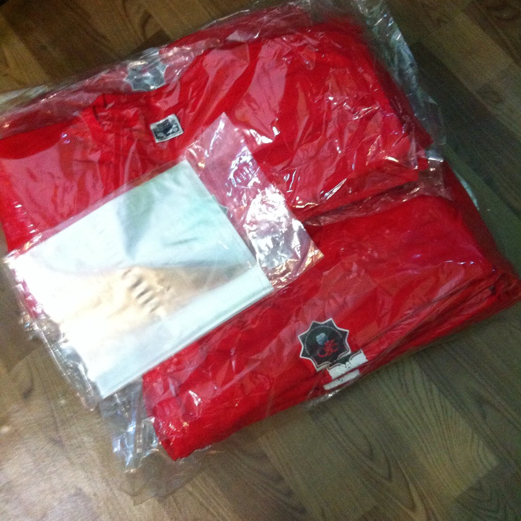 easykillbrand's tweet photo. #gerak13 #tshirt in #red #tempatan #serimanjung #perak https://t.co/6YnAg6lXIm