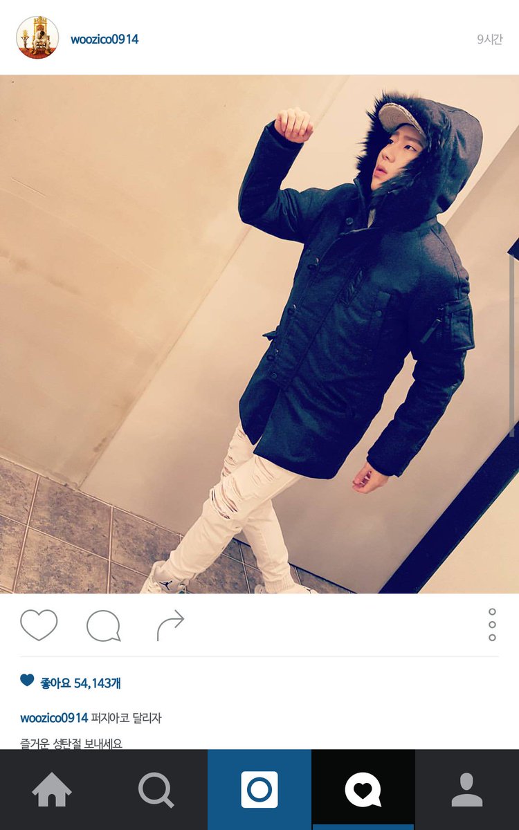 zicotaeil_com's tweet photo. [IG] 지코 업데이트
퍼지아코 달리자
즐거운 성탄절 보내세요
#meerychristmas #fulltimerunner
#Duvetica #두베티카 #Geekshop https://t.co/LNb8jZ5dDV https://t.co/dph2VcFTJV
