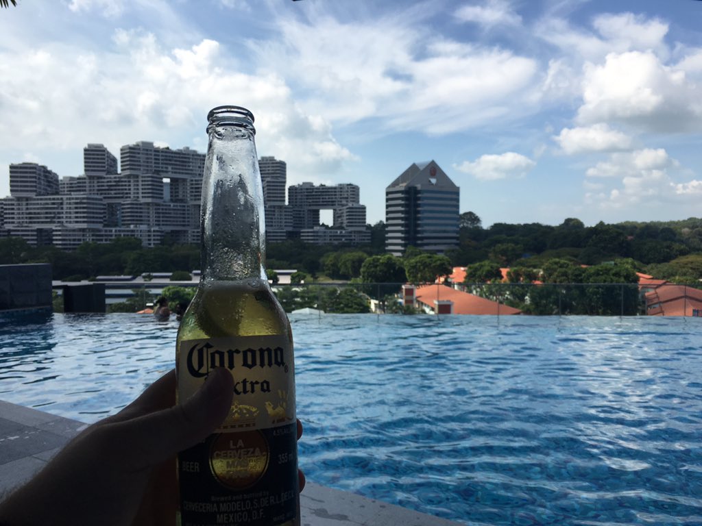 Let the brunch commence #christmasatpark #brunch #corona #MerryChristmas #Singapore