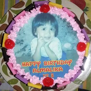 MutiarareginaRa's tweet photo. Happy Birthday dede alika...smoga panjang umur,sehat slalu,tambah cantik,Amin...maaf ya dek gk bisa ksana,Loveyoudek https://t.co/ixudc25te7
