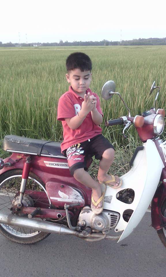 MezaMamao's tweet photo. อุส่าจะเก็บเข้าโรงรถละ ยังจะให้เราเอาออกมานะแสบ
#รร.ไม่ไป https://t.co/1heTUin4Mb