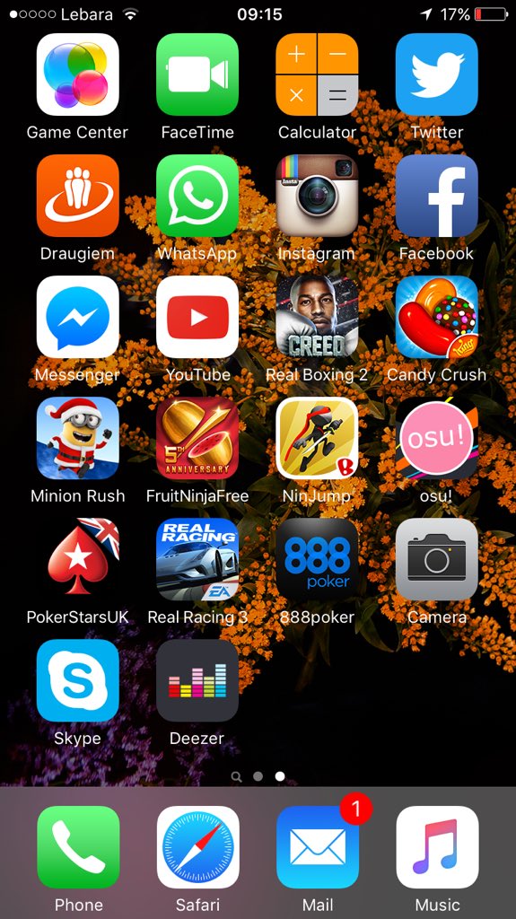 maaar4a's tweet image. Nujau pat uz telefona pokeri nolādēju kad slinkums pc ieslēgt būs tad raušu tur 😄😄 #addictedgamer