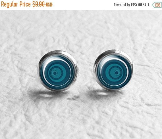 petite_Vanilla's tweet image. SALE Circle Earrings Post Stud, Holidays Sale, Tiny Stud, Simple Earrin… etsy.com/listing/112916… #Etsy #EarringPosts