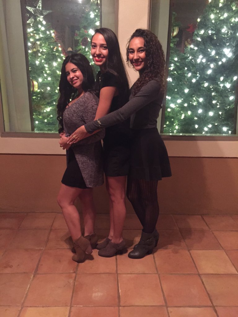 jaay_lyn's tweet photo. Merry Christmas to my best friends I love you both so much β€οΈππ
πΌ #promposing https://t.co/hHUnFVIycs