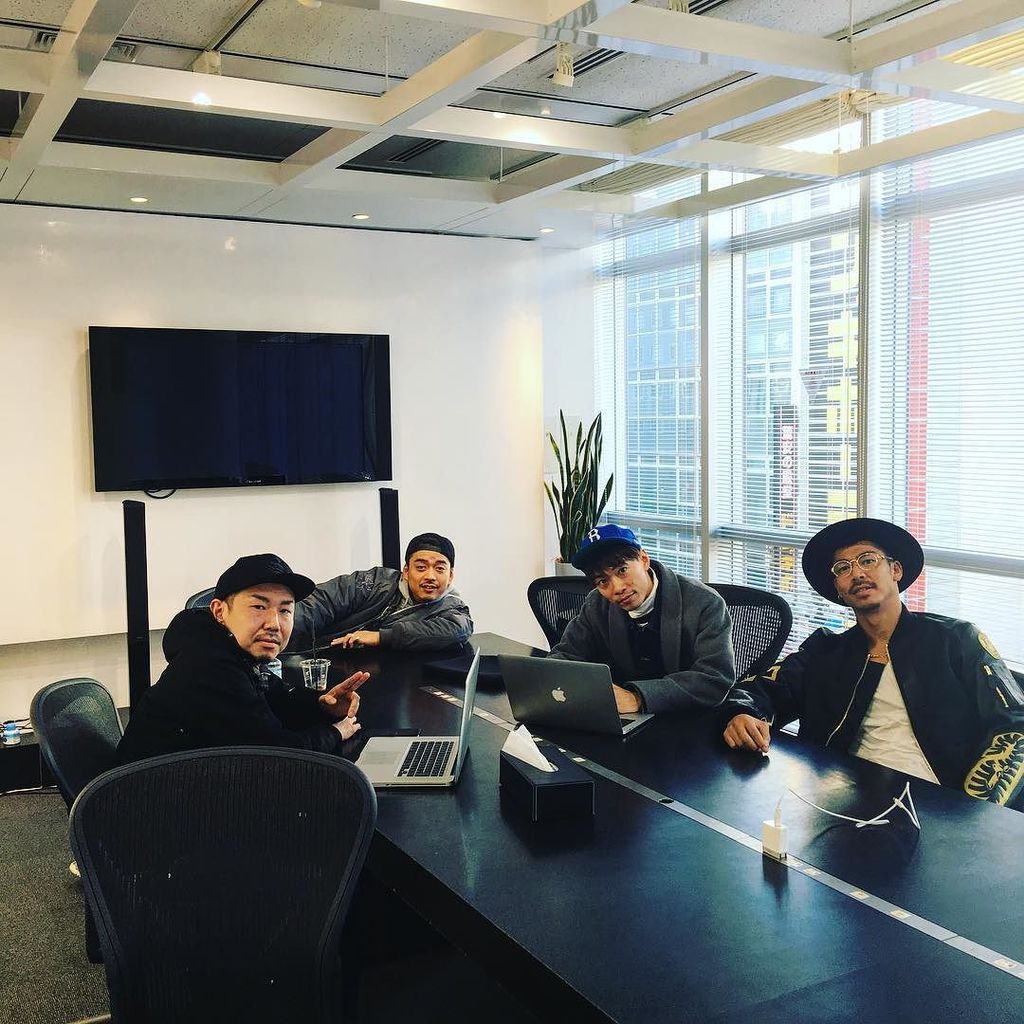 jujutsushiouji's tweet image. 【AKIRA】exileakira_official : Xmasも間髪入れず打ち合わせ🔥

ワクワクが止まりません😏🤘✨ #PCHO
#KUBOC
#NAO #akirastagram