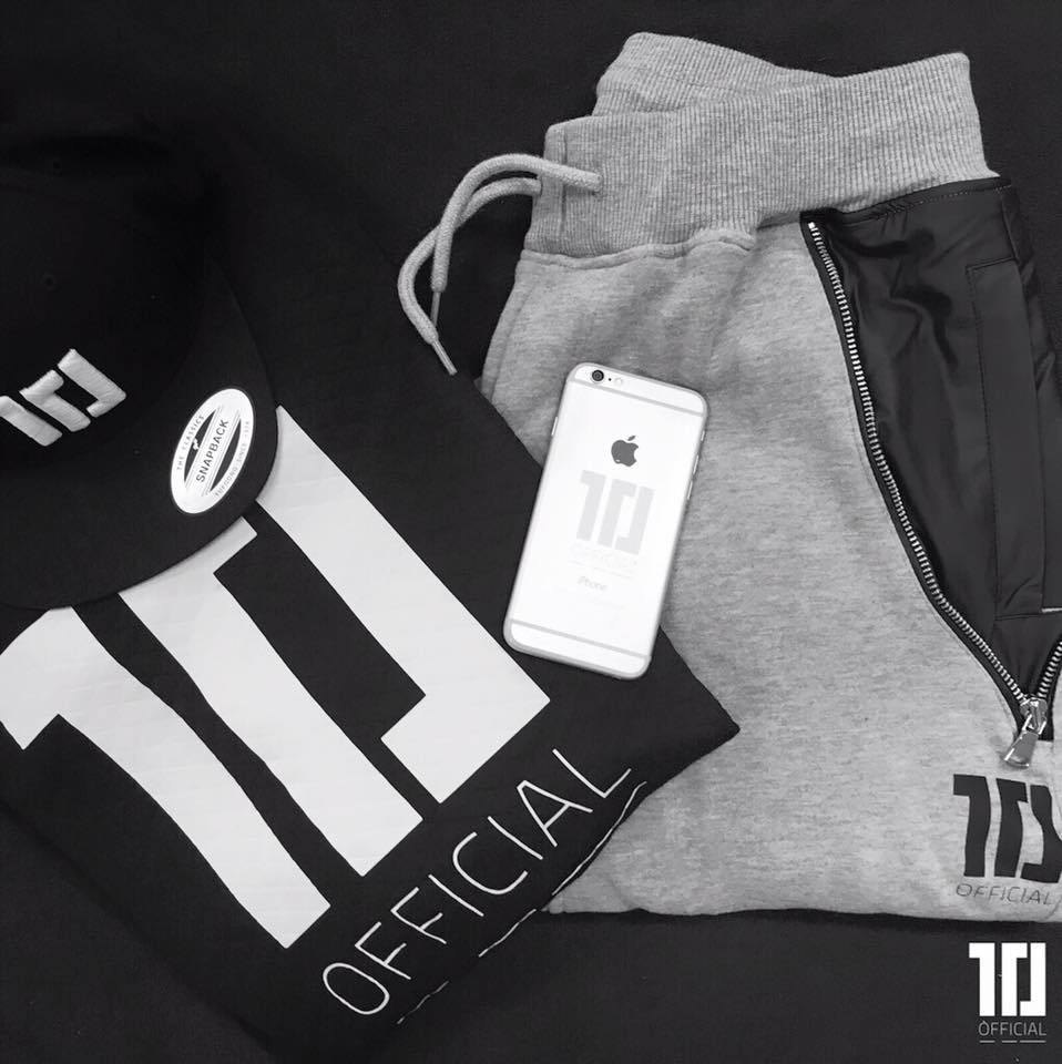 Get your #10official gear now on 10official.com✔️

▶️10official.com
