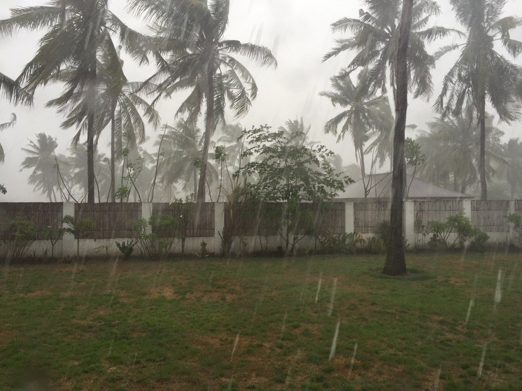 DJash_e's tweet photo. Power cut and torrential rain.... Merry fucking christmas! https://t.co/AjtLsGU5zp