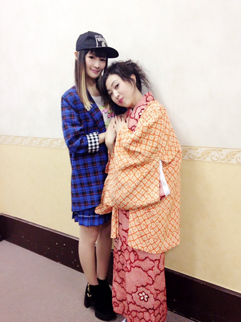 小林ゆう 公式 小林ゆうですなう 続きまして 昭和元禄落語心中 でみよ吉役を演じていらっしゃる林原めぐみさんとお撮り頂いたお写真ですなう めぐみさんに寄り添って頂けるなんて 物凄く幸せ者ですなう 山寺さんとめぐみさんとのお写真 宝物です