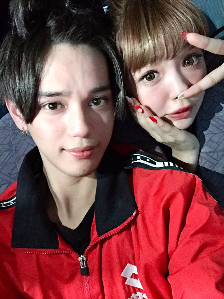 バトシン Popの撮影で バスケしてきたー ヘトヘトの後の写真です笑 いやーーまぢバスケ楽しい ちょんまげはニコルがしてって言うてきたから やってあげました O 笑 次は原宿で アメスタあるよ 楽しみ O T Co Gsmdmviuxg