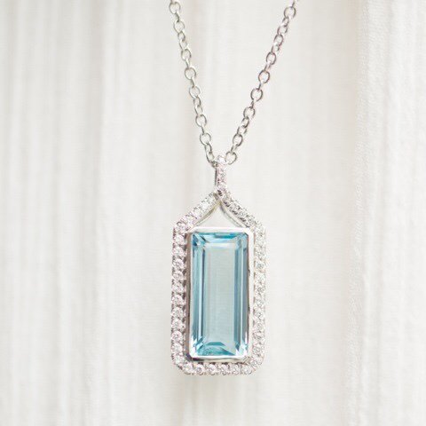 JAMIEWOLFNYC's tweet photo. Visit us at @fsmaui 22 Knots Boutique! #jamiewolfjewelry #aquamarine #necklace https://t.co/m7RVk2Ta4e