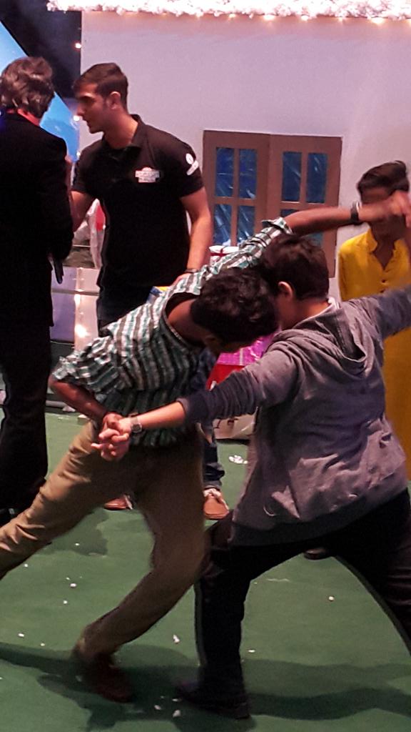 CrazeeGentleman's tweet photo. Visit #AtriumMall see @IAmGodilas LIVE doing fun activities with kids as part of #QuaidDay #Christmas #AtriumWSF15 https://t.co/xYL6QrIVIL