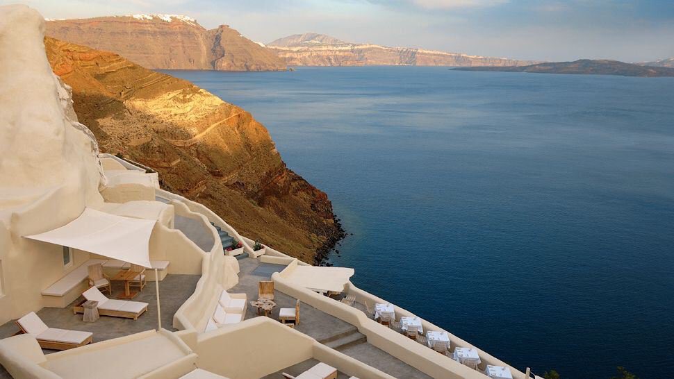 LuxTravelExpert's tweet photo. Top 10 world's most spectacular cliffside #luxuryhotels: read https://t.co/cCKdMKy0EN #travel #luxury #wanderlust https://t.co/HYSZXiJno6