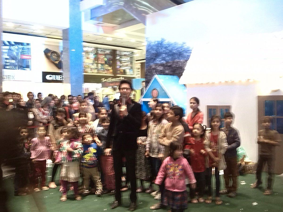 Noumaan22's tweet photo. Here at #AtriumMall
Special activities for #QuaidDay and #Christmas
#AtriumWSF15
#HappyBirthdayJinnah https://t.co/rDlm7zIhCp