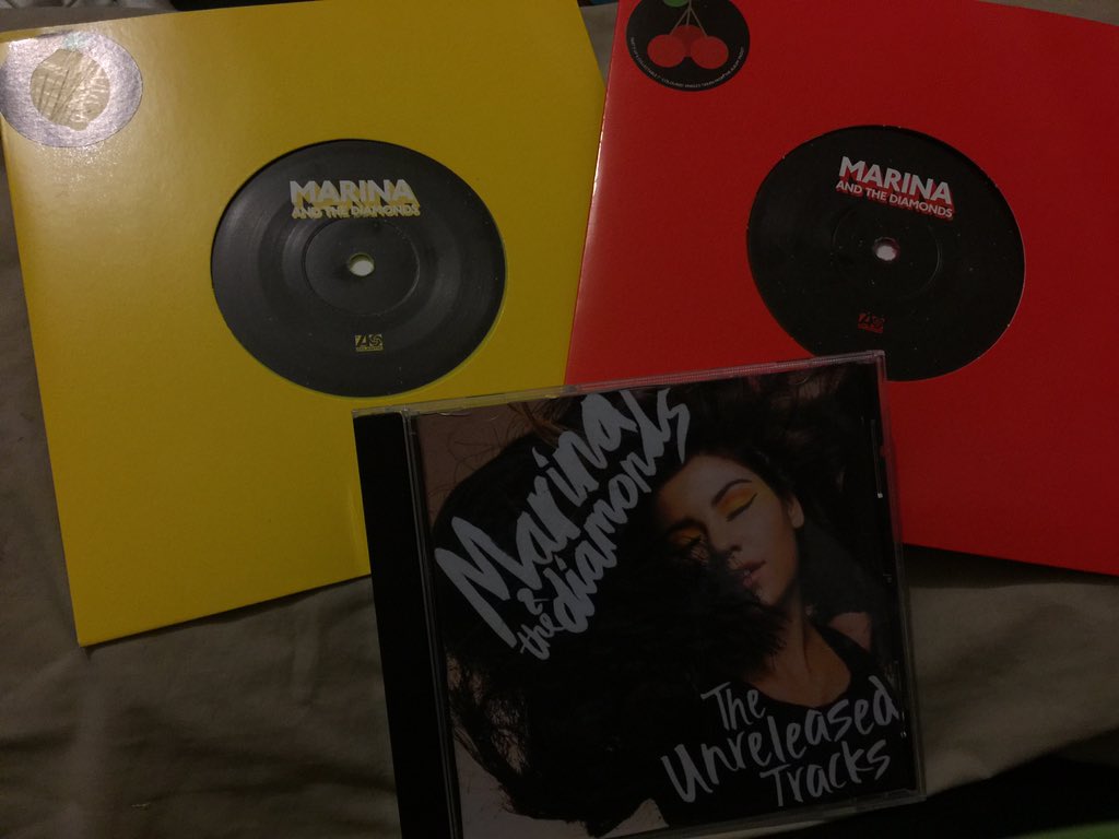 Merry Christmas 💕 Marina things my BFF got me 😭