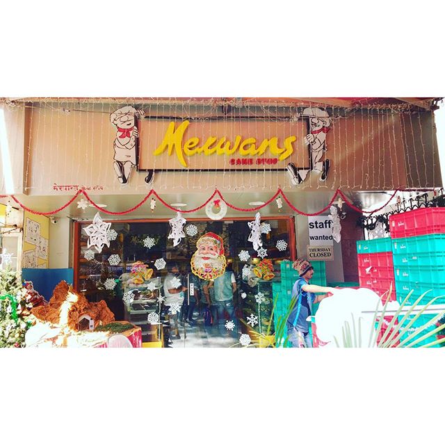 Page3_mumbai's tweet photo. #Christmas spirits at #Merwans #somumbai #foodgasm #foodporn https://t.co/2MPl3h1RJn