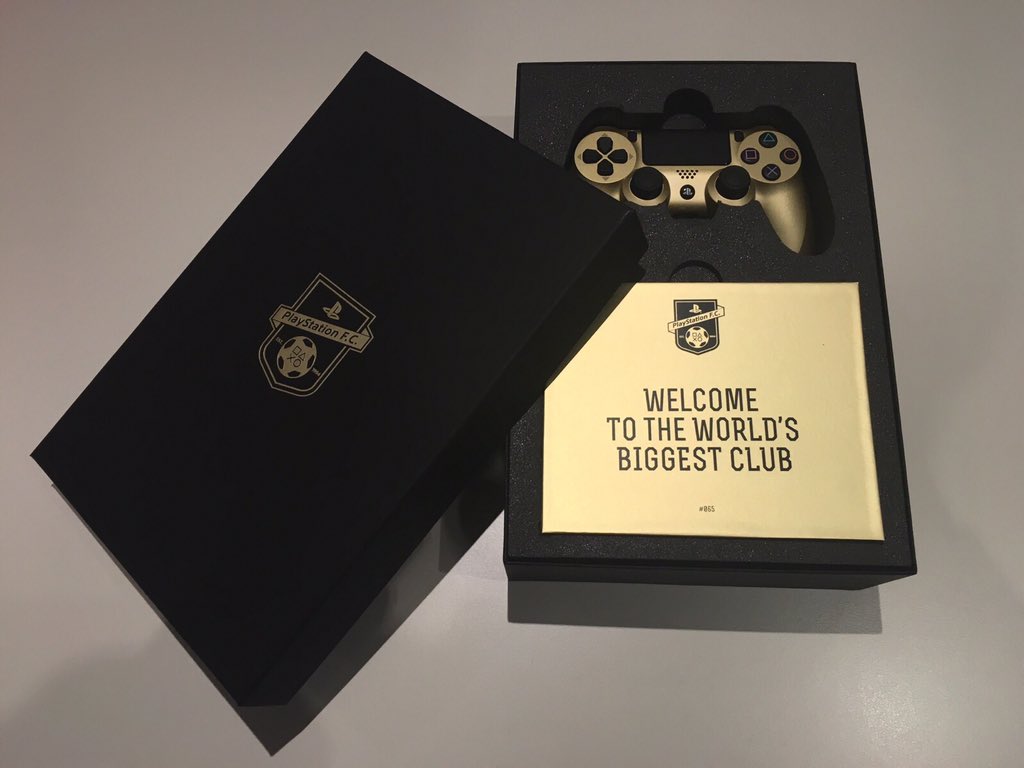 DavyRoef's tweet photo. Bedankt @PlayStationBE !!! Playstation F.C.! #BiggestClub #PS4 https://t.co/JLwDZC5dyb