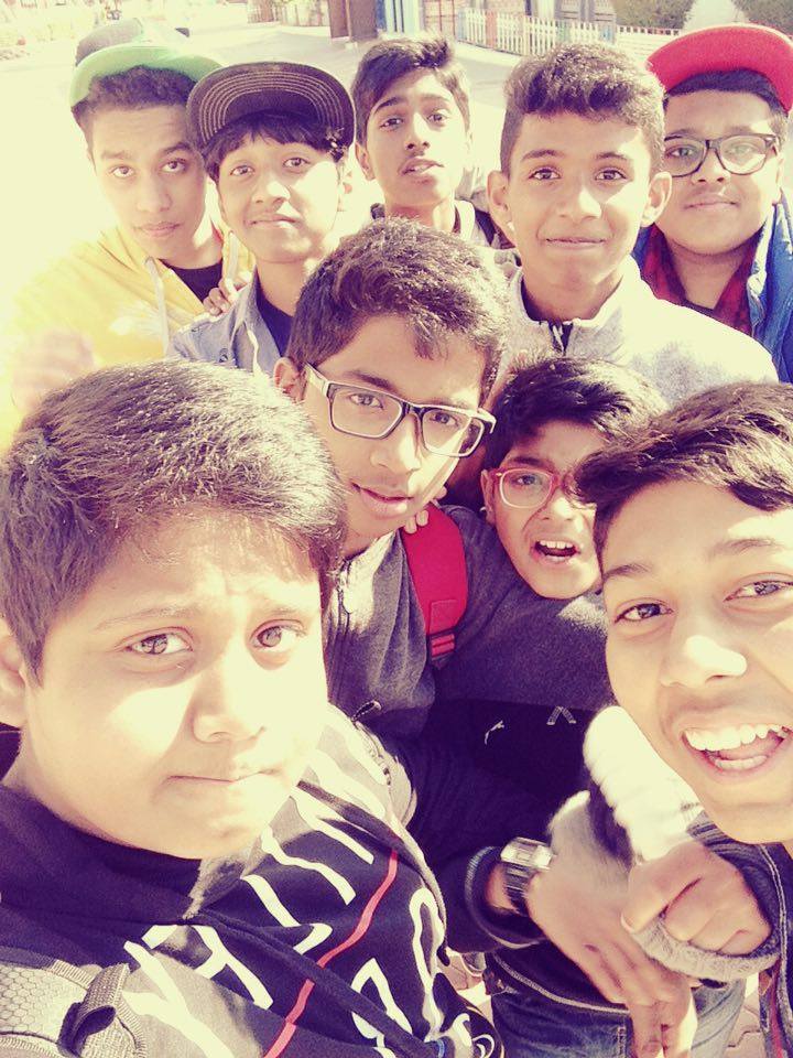 mhlol2001's tweet photo. Friends are people who know you really well and like you anyway.
#Brothers https://t.co/Rk010gYqCv