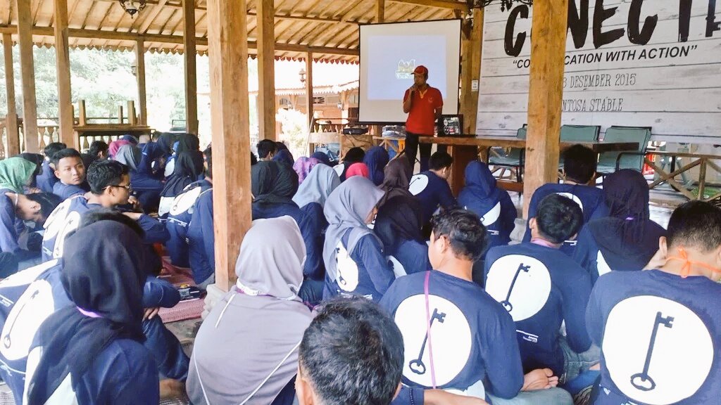 ilkomunissula's tweet photo. Belajar seru di #Conect2015, tema tahun ini "Communication with Action"! ๐ @YourUnissula https://t.co/DwEVdz7uAG