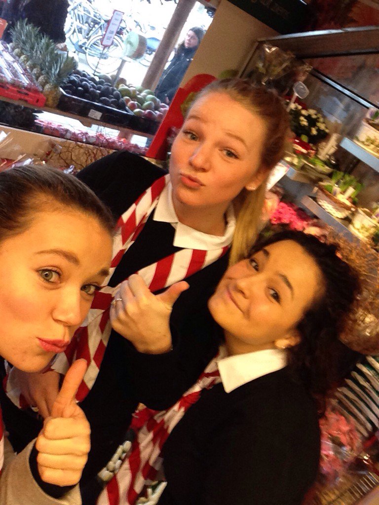 Wij zijn 1e en 2e Kerstdag open van 12:00-18:00!

Tot straks!