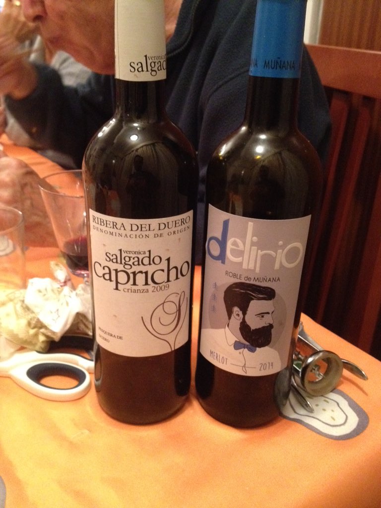 javgarlop's tweet photo. Celebrando la navidad en familia con los mejores vinos @BodegasMunana y con @VERONICAPRICHO #feliznavidad https://t.co/DwpqWjKqye