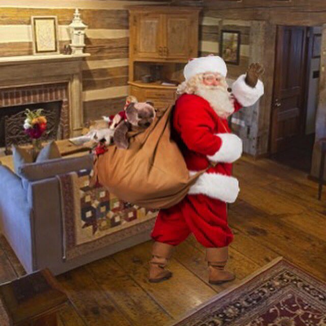 halfmilecabins's tweet photo. Merry Christmas!
#nc #ncarolina @Visit_Highlands @LuvChristmas #Santa https://t.co/nds96rxAHe