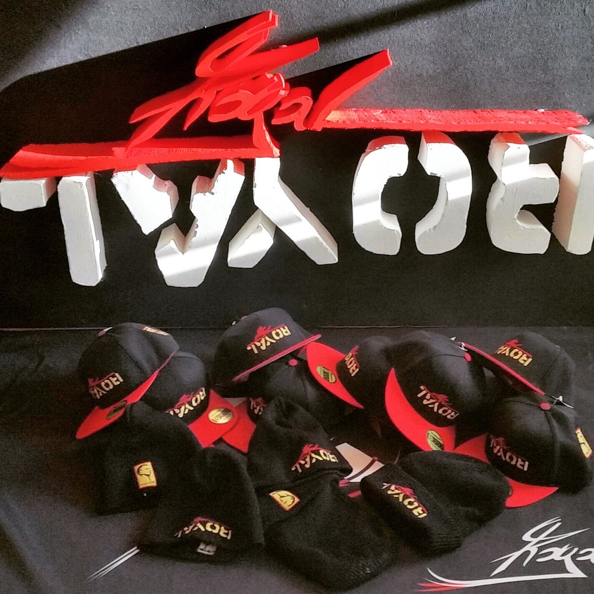 ExitMusic_Royal's tweet photo. JETZT HOLEN :)
Coole Caps &amp; Beanies mit Premium Stick
bei Interesse schnell zugreifen! PN reicht ;)
 #caps #beanie https://t.co/t6DgTBeJMY