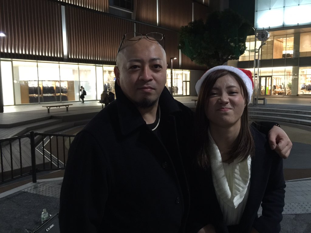 macfamily57's tweet photo. LIVE後ツーショット
親父の登場により
娘たち
評判下がる笑
#Nana
#Ami
#Deathdaddy
#実は良い奴 https://t.co/PjFha65RE9