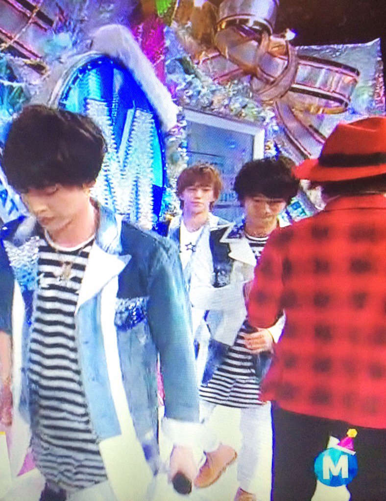 n_dooon0806's tweet photo. ひぃぃん…！！ミツとナオトがグータッチ( ；∀；)そしてパス…！
タッチする前にナオトが体向けて
待ってたからこれは打ち合わせしてますな？？いやもうどっちでもいいけど胸熱映像すぎるぅぅ
なんだろ、男の友情が垣間見れて世界がHAPPY https://t.co/dDUj8IMbpK