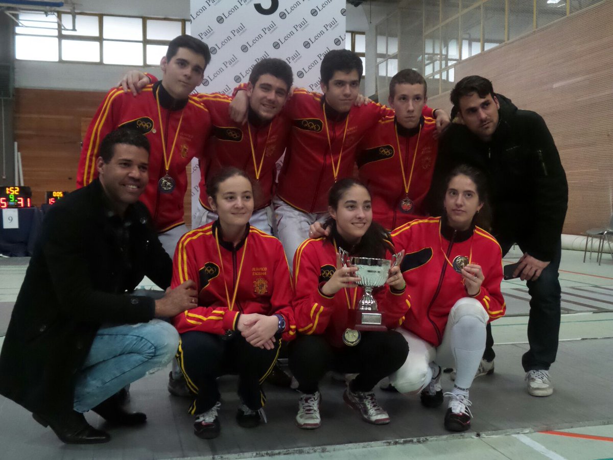 ORO para las chicas junior y BRONCE para los chicos junior en un fin de semana espectacular