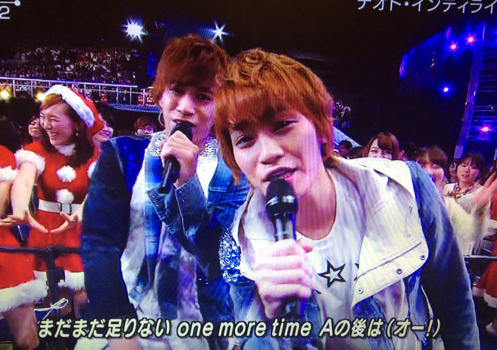 n_dooon0806's tweet photo. やっぱりにかせんは正義だね…
わたしも会場にいたら
間違いなく後ろのネーちゃんみたいな反応になっちゃうね… https://t.co/l2Ca6AOyiI