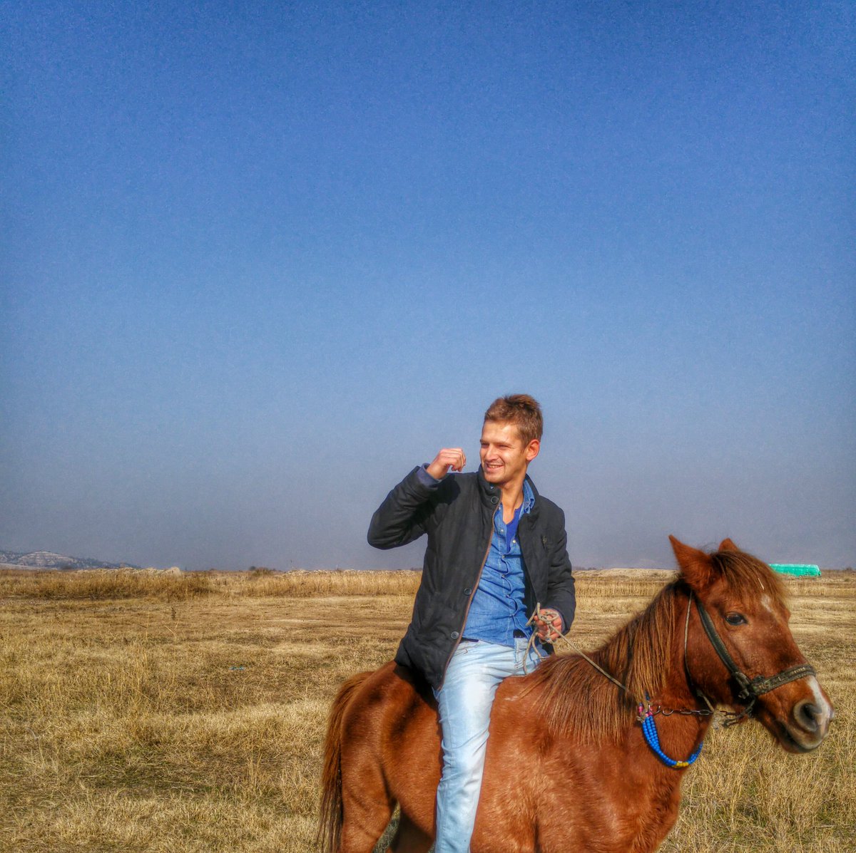 Bir Telaştır Gidiyor ;
Batıda Yılbaşı Doğuda Yaşama Telaşı...