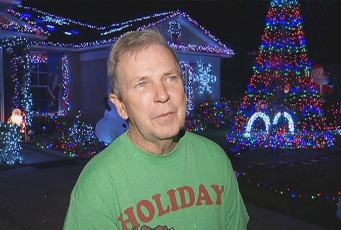 Tampa homeowner's Christmas display has 55,000 lights baynews9.com/content/news/b…