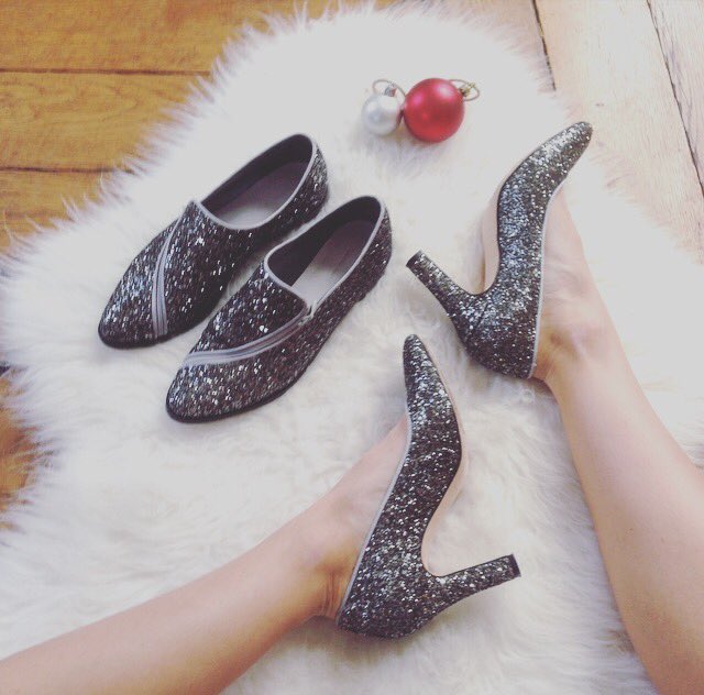 PleaseParis's tweet photo. Heels or flats, pick you perfect sparkle shoes for the NYE ! Shop https://t.co/I1akLN2KbN🌲✨🎉 #pleaseparis #christmas https://t.co/F4VbK900Qv