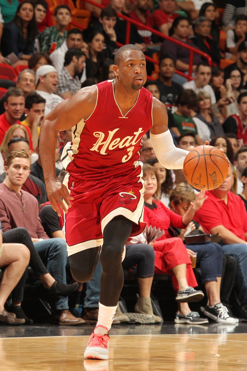 At the half, <a href="/MiamiHEAT/">Miami HEAT</a> lead <a href="/PelicansNBA/">New Orleans Pelicans</a> 42-38. D-Wade has 11 for MIA, Anthony Davis has 20-10-3-3 for NOP.