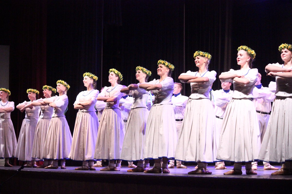 Valmiera24's tweet photo. Foto: Valmierā izskan Ievas Adāvičas jubilejai veltīts koncerts @JDK_Sadancis https://t.co/5UTDijSn38 https://t.co/7OORr7Z3dC