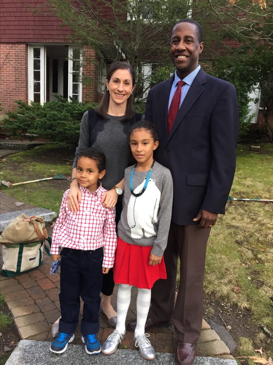 NewtonMAMayor's tweet photo. Wishing everyone a very Merry Christmas from our family to yours. https://t.co/wuN05phrfi