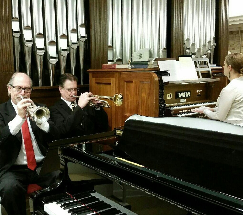 timothybales's tweet photo. XO Brass x2 on Christmas Eve in Chicago. This was fun @JupiterWinds @xobrass  @RogerIngramTpt #rogeringram #xobrass https://t.co/4qXuha43xR
