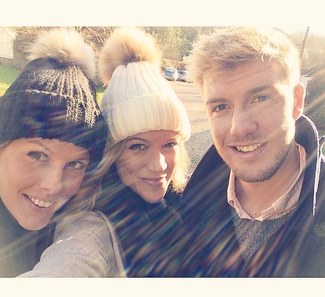 Mel_PW's tweet photo. Merry Christmas from the PWs @tomp_w @AliceP_W 🎄🎁💖🎅🏽😘 https://t.co/hHCGbP9eg7