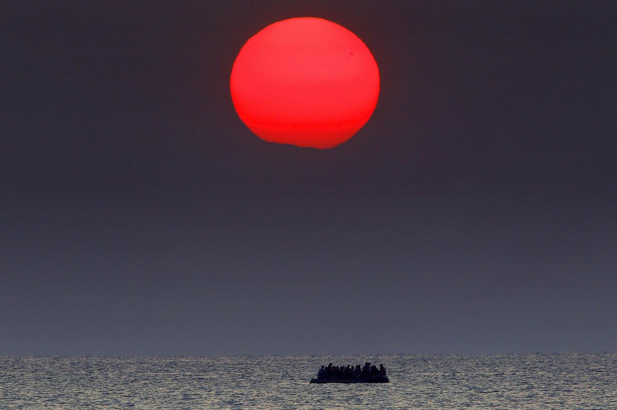 El mejor fotógrafo del año, según The Guardian: Yannis Behrakis hipertextual.com/2015/12/yannis… #fotografía
