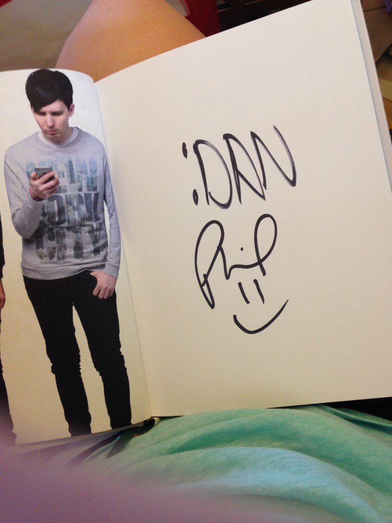 motelnarry's tweet photo. OH MY GOD I AM NOT WORTHY @danisnotonfire @AmazingPhil https://t.co/yI2T5Su9dg