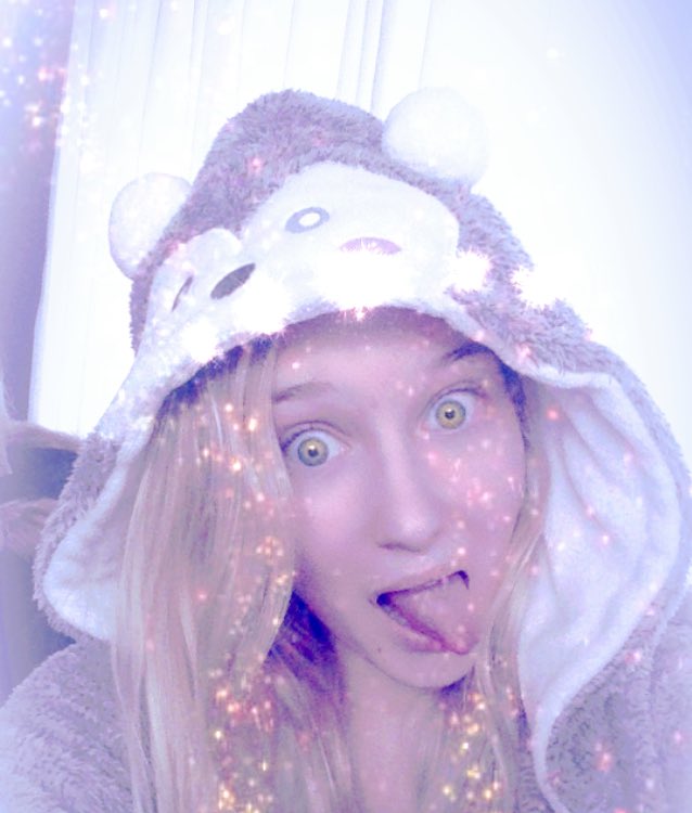 RilanaxFeijth's tweet photo. MERRY CHRISTMAS https://t.co/tFY3tYzkcE
