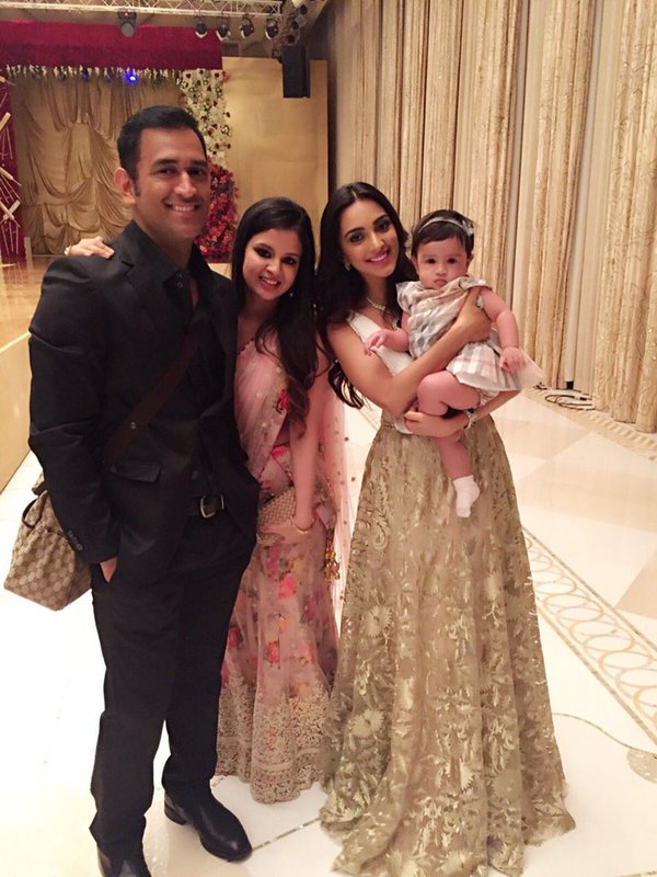 jkeerthanagowri's tweet photo. My three Lovelies #Myhero mahi and #Mydee Sakshi #Myprincess Ziva I Love you So much guys ❤❤❤ @SaakshiSRawat https://t.co/F57trDYd6V