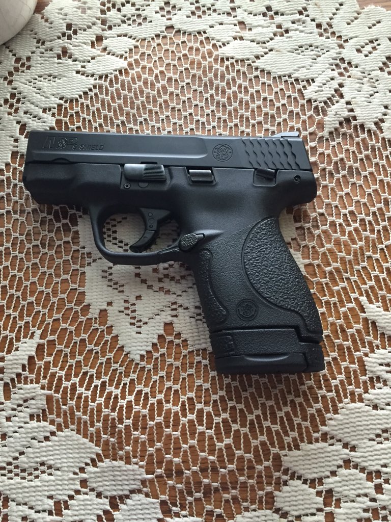 kelliannmonte's tweet photo. Best husband ever! @drmarcmonte~Smith &amp; Wesson 9 mm! Don't mess with this Preachers wife! #OldFashionedChristmas https://t.co/3MWZsoNhWf