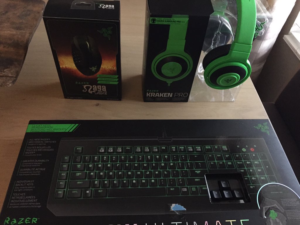 _Ryanime's tweet image. Just got a Santa upgrade to my setup! #HypeOuttaSkype